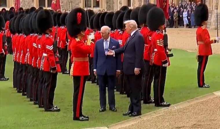 (VIDEO) Kraljevski prijem za američkog predsjednika Trumpa od Ujedinjenog Kraljevstva, kada se kruna susreće s Bijelom kućom!
