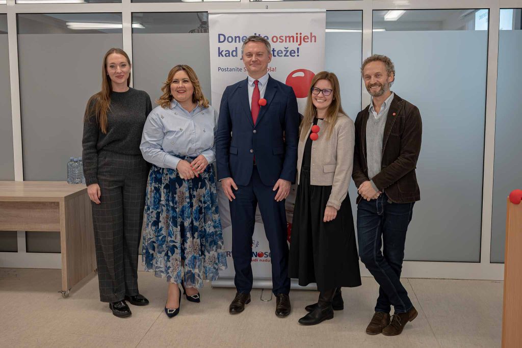 (FOTO) CRVENI NOSOVI održali su panel „Uloga humora u onkološkom liječenju djece i odraslih“