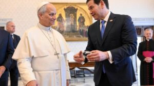 Rubio’s Historic Journey to Rome meets with Pope Leo XIV! Diplomacija, Vjera i Zajednička Vizija Mira