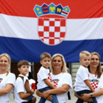 Tiha svetost majčinstva! Sretan Majčin dan svim prekrasnim, izdržljivim hrvatskim majkama