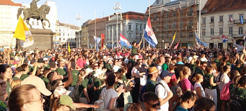 Put vjere! Zagreb dočekuje 8. Antunovski hod mladih, Tisuće mladih kršćana osvjetljava obraz Hrvatske: “Ako imaš Boga, imaš sve!”