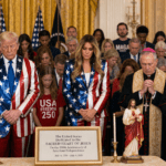 Trump on the dedication of the United States to the Sacred Heart of Jesus! Snažan trenutak u nacionalnoj priči da je Amerika oduvijek bila vođena rukom Boga