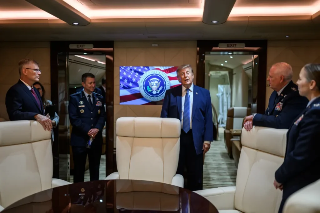 (FOTO i VIDEO) Trump Reveals New Air Force One! “Nikada neće biti nijedan poput ovog”