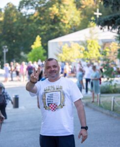 Nijedna sjena nikada nije zauvijek progutala Hrvatsku Zoru! Oj ti Liko, Vilo Velebita…