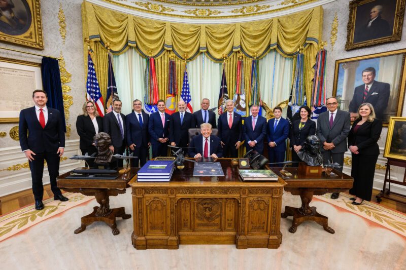 The White House Weekly Briefing! Zlatno doba prosperiteta, sigurnosti i vođenja SAD-a na prvom mjestu